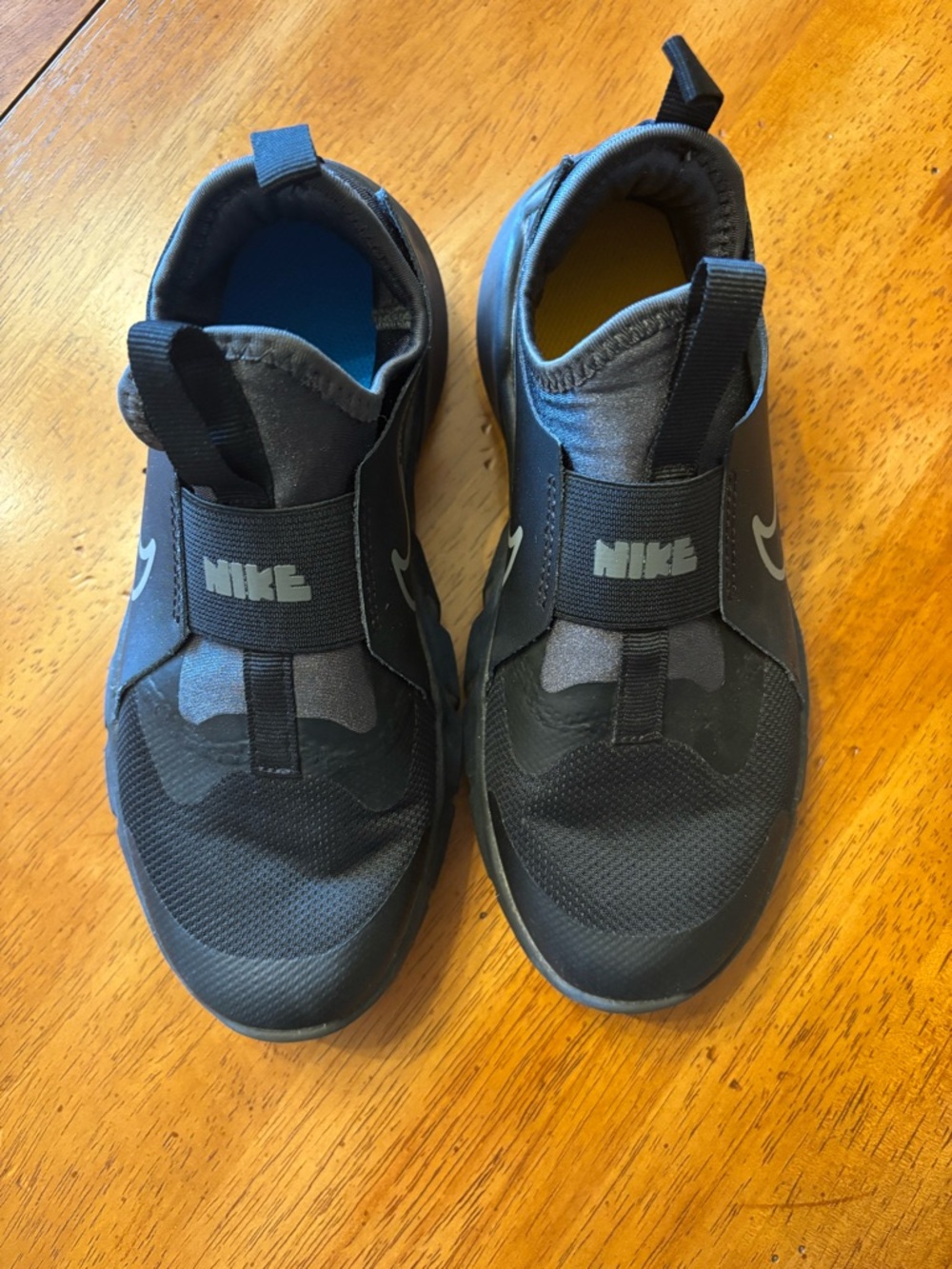 Nike Boy’s Flex Runner 2 Slip On Shoes Size 3Y - Black